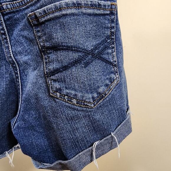 Aeropostale lightly distressed mid rise rolled cuffs jean shorts woman's size 8 - Picture 9 of 9